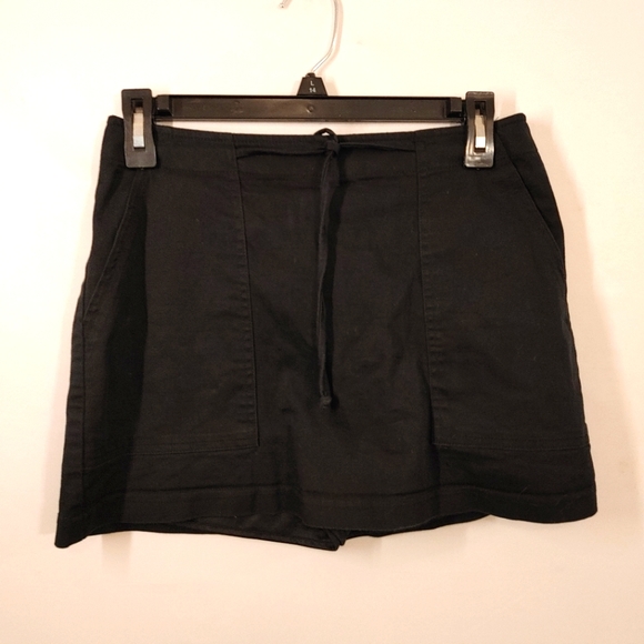Tempted Black Zip Up Skirt Women's Size 3/4 Used Very Good. MADE IN USA .Condit - Picture 1 of 10